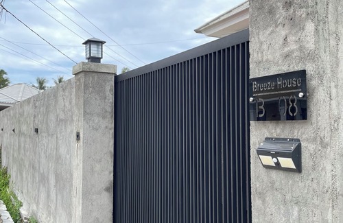 Kecamatan Labuapi House | Breeze House