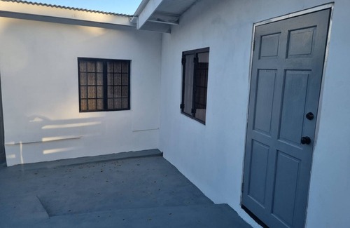 Scarborough Apartment | Breeze Manor apartment 1 n2bedroom apartment in lovely Scarborough with WiFi, AC