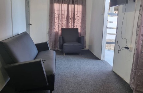 Scarborough Apartment | Breeze Manor apartment 1 n2bedroom apartment in lovely Scarborough with WiFi, AC