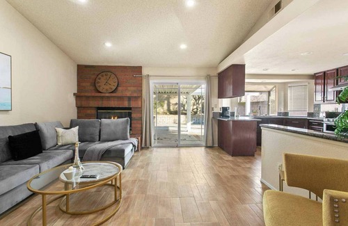 Walnut House | Breeze on N Country Hollow Dr