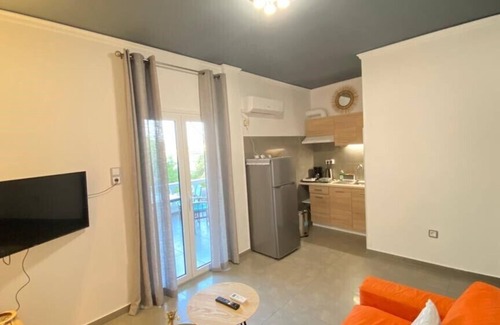 Vouliagmeni Apartment | Breeze One Bedroom Apartment by BluPine