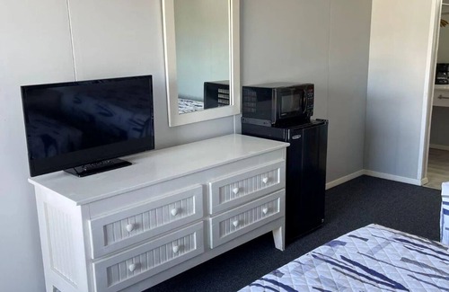 Topsail Beach Hotel | Breezeway Motel and Resturant