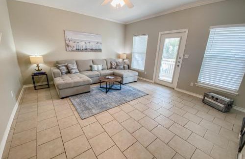 Corpus Christi House | Breezeways #303