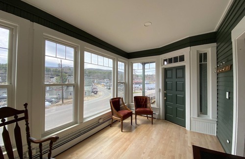 Alton House | Breezy Accommodations at Alton Bay. Walk to Town Beach and New Boat Ramp