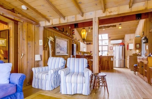 South Oceanside House | Breezy beachfront home with amazing views, gas fireplace, deck, WiFi, & grill