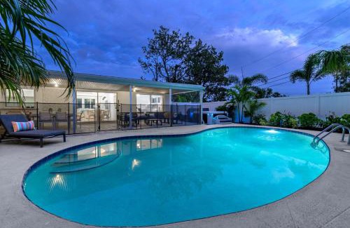 Harbor Hills House | Breezy Blue-Pool Hot Tub Minutes to Beach Games