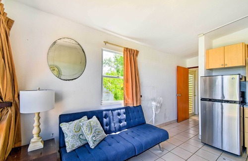 Fulladoza Bay Condo | Breezy Condo w/Balcony < 2 Mi to Downtown Culebra