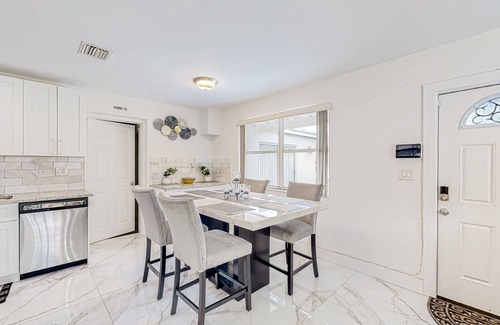 Pompano Beach House | Breezy dog-friendly home near Deerfield Beach with private pool, lawn, fast WiFi