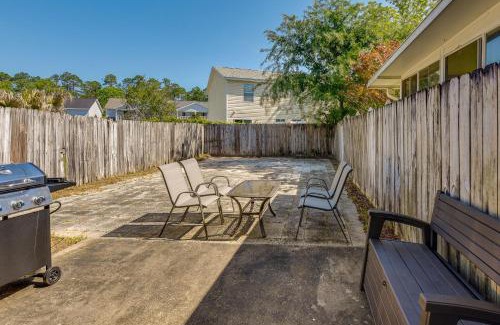 Wright House | Breezy Fort Walton Townhome about 5 Mi to Beach!