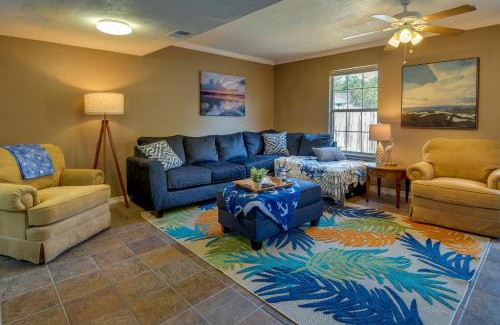 Wright House | Breezy Fort Walton Townhome about 5 Mi to Beach!