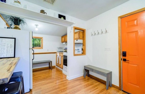 Town of Marbletown Cabin | Breezy Hill Eccentric Studio Cottage
