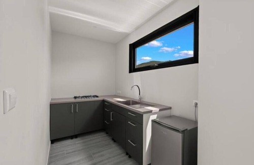 Lagun Apartment | Breezy Oceanview Studio with Pool