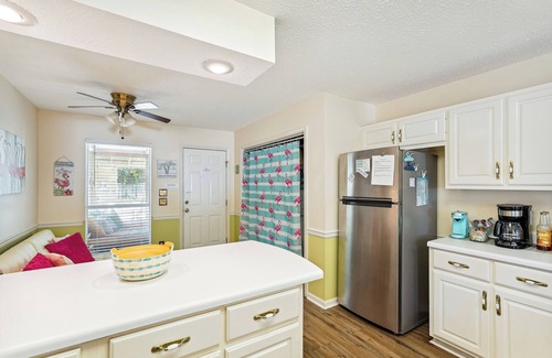 El Centro Beach House | Breezy PCB Vacation Rental w/Lanai, Walk to Ocean