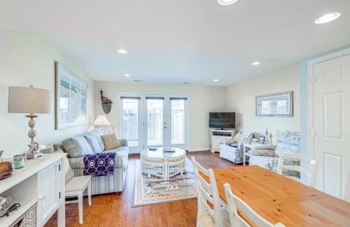 Pine Knoll Shores House | Breezy Pine Knoll Shores Escape Walk to Beaches!