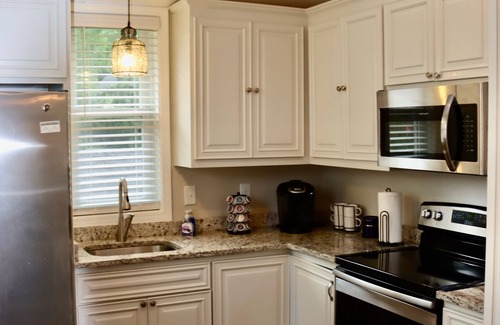 Gilbert House | Breezy's Blyss 2 BR Cottage On Lake Murray in Lexington County