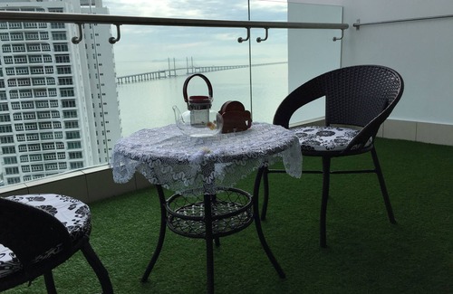 Batu Maung Condo | Breezy seaview condo