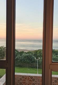 Kingsborough Apartment | Breezy Seaview- On the Beach