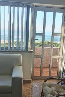 Kingsborough Apartment | Breezy Seaview- On the Beach