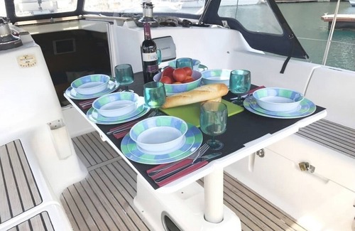 Santa Cruz de Tenerife Boat Rental | Brego. Velero Para Alojamiento En el Centro de Santa Cruz