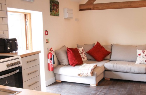 Stoney Stretton Other | BREIDDEN VIEW, character holiday cottage, with hot tub in Shrewsbury