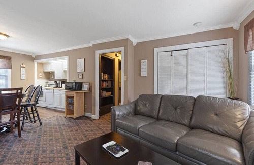 Goodlettsville House | Brenda Lee History 4BR Retreat | Pool, Hot Tub