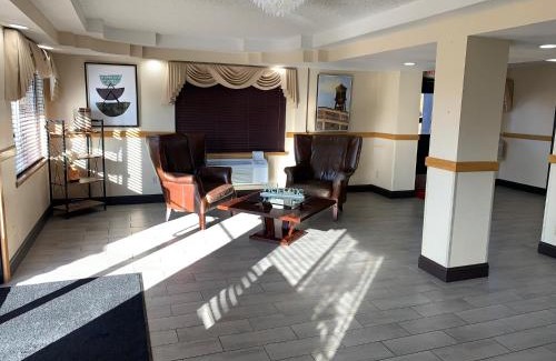 Clinton Hotel | Brentwood Inn Clinton