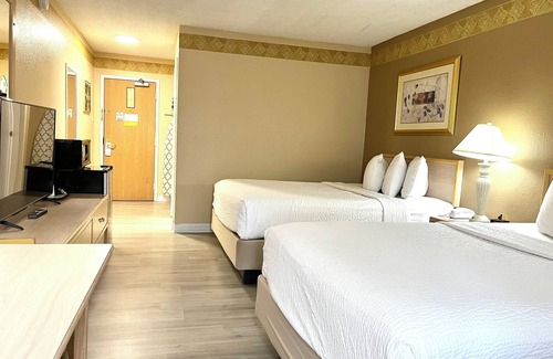 Farmington Hotel | Brentwood Inn & Garden
