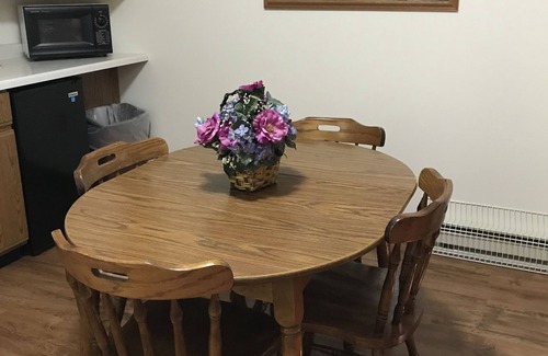 Marquette Hotel | Brentwood Motor Inn