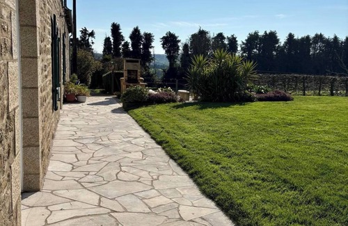 Tredaniel House | Breton farmhouse with garden