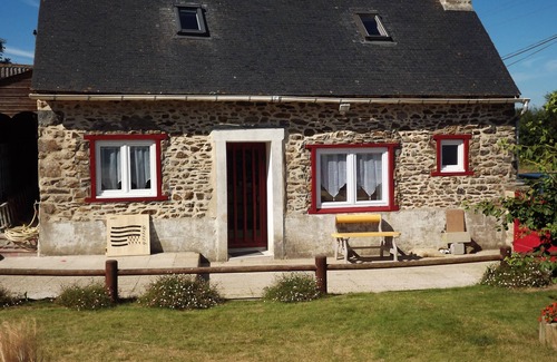 Ploezal House | Breton house 2 bedrooms bathroom/living room/kitchen