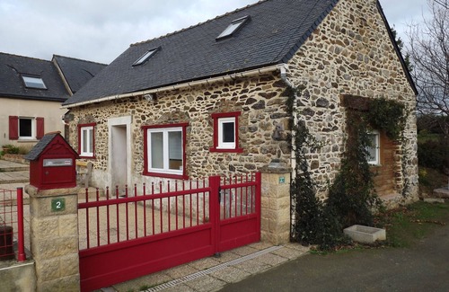 Ploezal House | Breton house 2 bedrooms bathroom/living room/kitchen