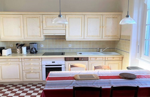 Cote de Granit Rose House | Breton house by the sea with WIFI and parking in Trégastel