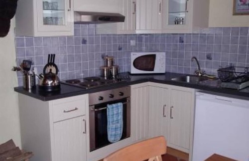 Le Mene Cottage | Breton stone cottage built in 1605
