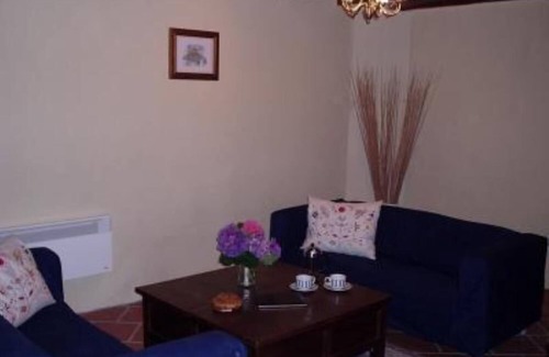 Le Mene Cottage | Breton stone cottage built in 1605