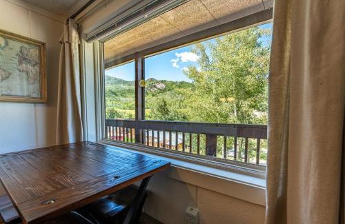 Glenwood Springs Apartment | Brettelberg Slopeside Condos F7