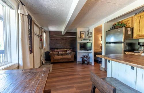 Glenwood Springs Apartment | Brettelberg Slopeside Condos F7
