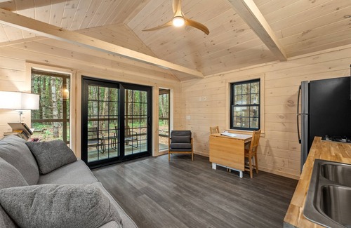 Monson Cabin | Brewery Farm Retreat : Hawthorne
