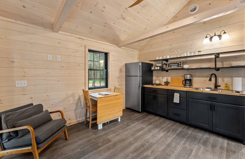 Monson Cabin | Brewery Farm Retreat : Thoreau