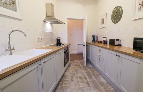 Kirkmichael Cottage | BREWHOUSE FLAT - CULZEAN CASTLE, romantic, with a garden in Maybole