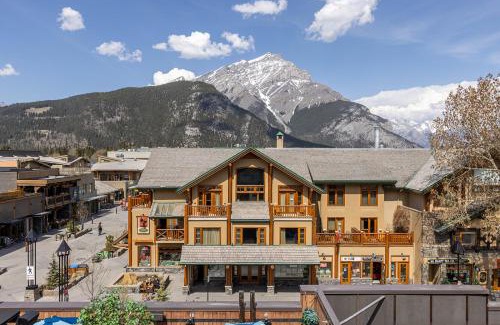 Banff Hotel | Brewster Mountain Lodge