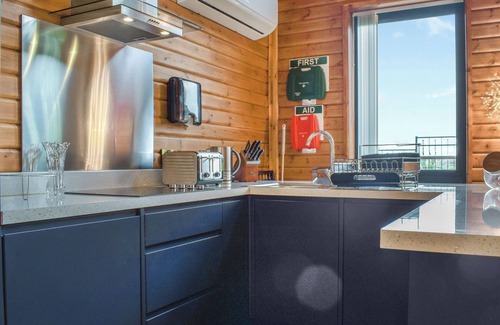 Mydroilin Cottage | Briallen - Primrose - UKC7075