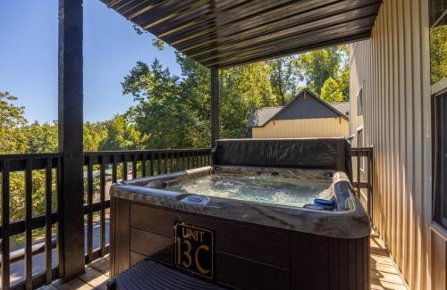 Pigeon Forge Apartment | Briarstone Lodge Condo 13C