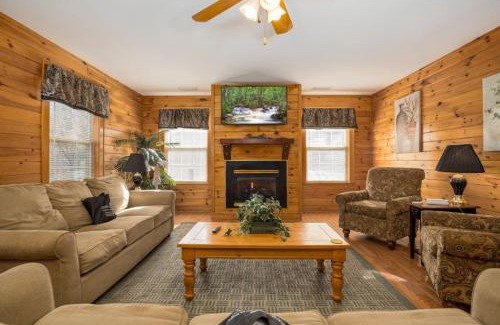 Pigeon Forge Apartment | Briarstone Lodge Condo 13C