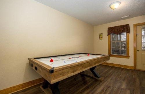 Pigeon Forge Apartment | Briarstone Lodge Condo 13C