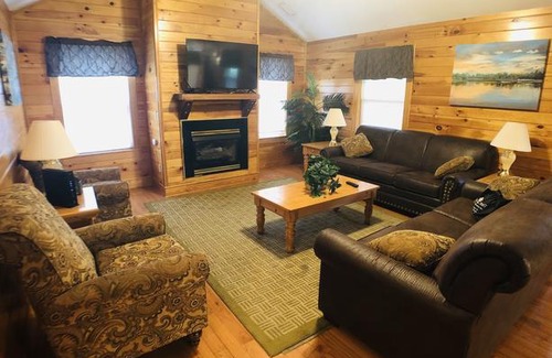 Pigeon Forge Apartment | Briarstone Lodge Condo 13B - Two Bedroom Condo