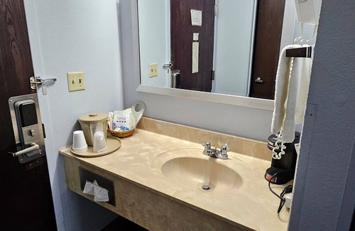 Sparta Hotel | Briarwood Inn of Sparta