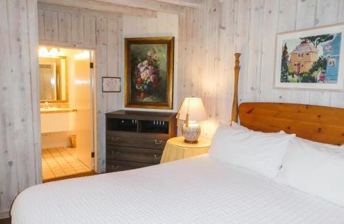 Northwest Carmel Hotel | Briarwood Inn