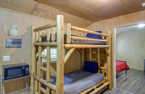 Briceville House | Briceville Cabin with River Access and Mountain Views!