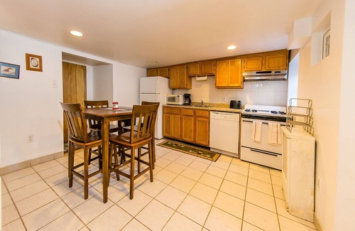 Hoboken Apartment | Brick 2BR Flat w/Private Patio, Minutes to NYC!