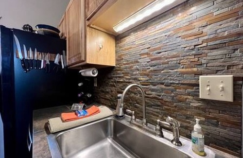 Baker City House | Brick House, Historic Charm! 1 Bdrm, Sleeps 2, Local Golfing 50% Off!